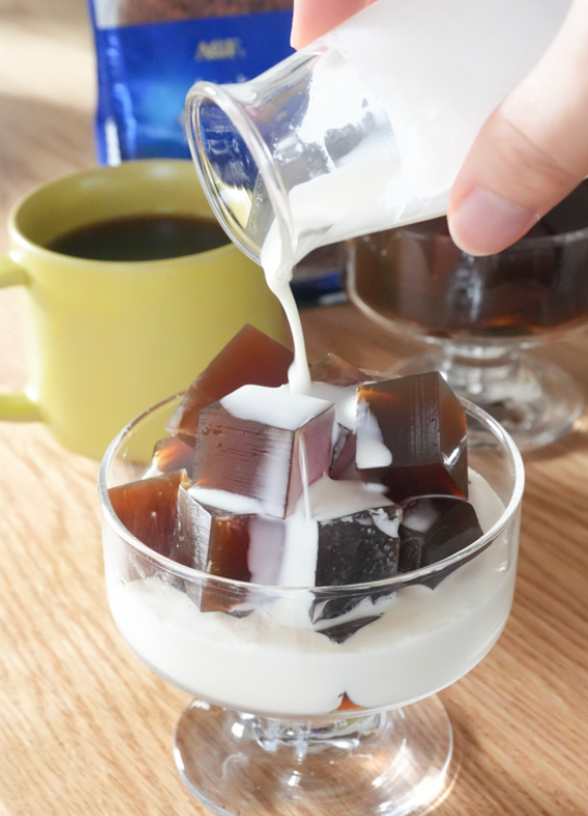 ひんやり簡単寒天コーヒーゼリー