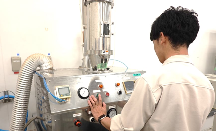 粉末素材開発の様子