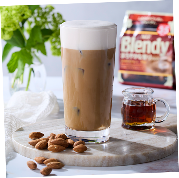 アーモンドミルクメープルムースラテ